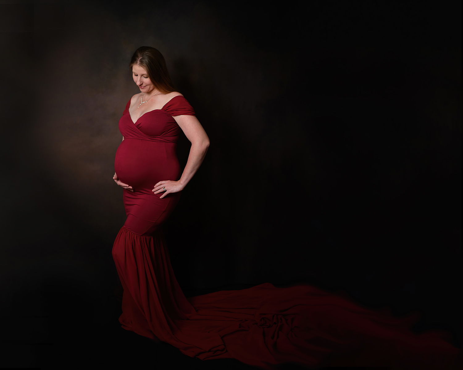 Maternity photo taken outside by Lisa Rowland Photography in Trenton, Florida