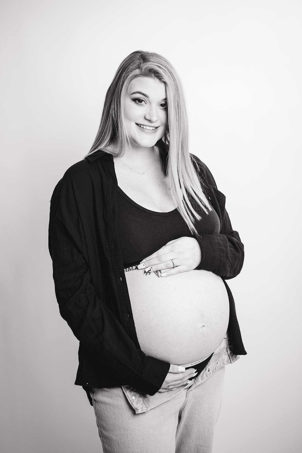 Maternity Photos taken by Lisa Rowland in Studio