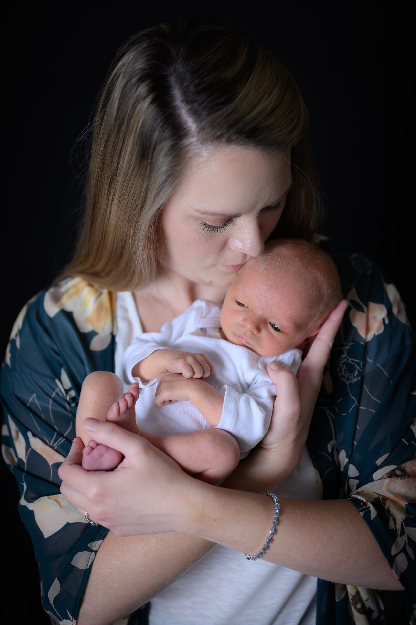 Newborn photography by Lisa Rowland in Studio